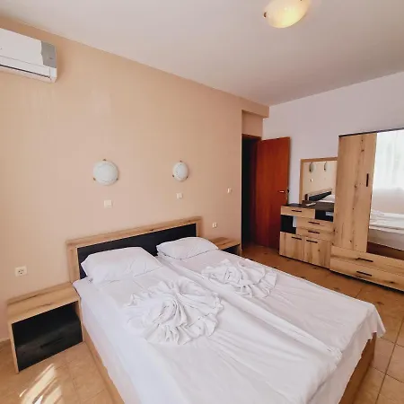 Lazur 1-5 Complex 酒店 4*